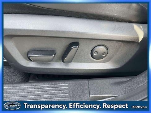 Certified 2022 Nissan Rogue SV w/ SV Premium Package image 18