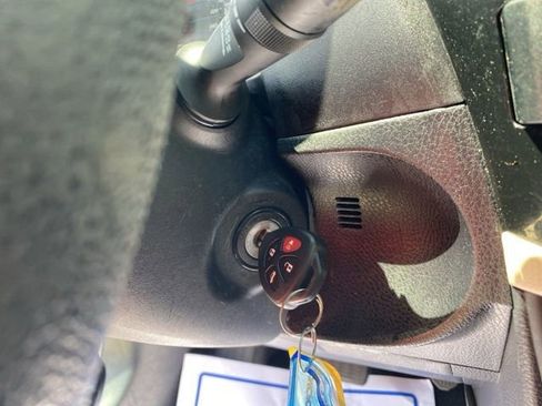 Used 2015 Toyota Corolla LE image 24