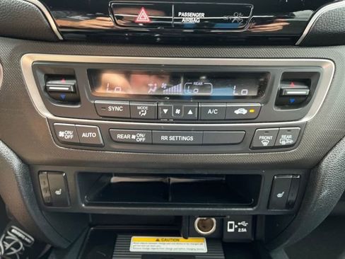 Certified 2022 Honda Passport TrailSport image 38