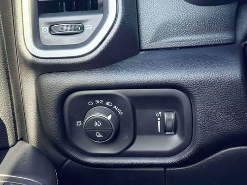 Used 2025 RAM 2500 Big Horn AWD/4WD image 18