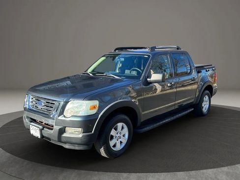 Used 2010 Ford Explorer Sport Trac XLT image 9