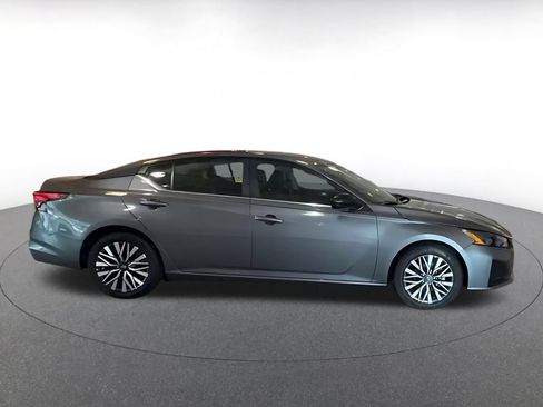 Used 2026 Nissan Altima 2.5 SV FWD image 15