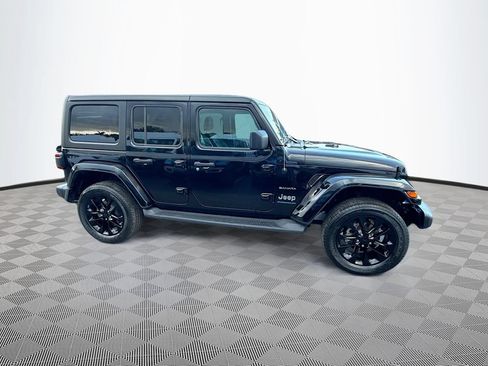 Used 2023 Jeep Wrangler Unlimited Sahara w/ Cold Weather Group AWD/4WD image 5