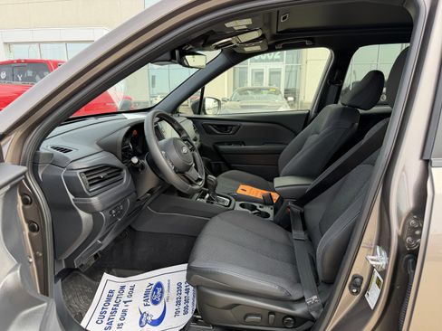 Used 2025 Subaru Forester Premium w/ Convenience Package #1 AWD/4WD image 18