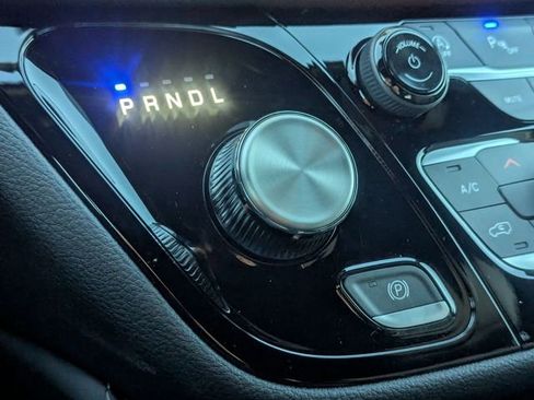 New 2026 Chrysler Pacifica Limited image 17