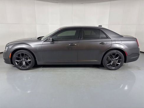 Used 2023 Chrysler 300 S image 5