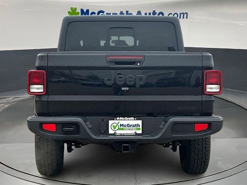 Used 2021 Jeep Gladiator Sport image 5