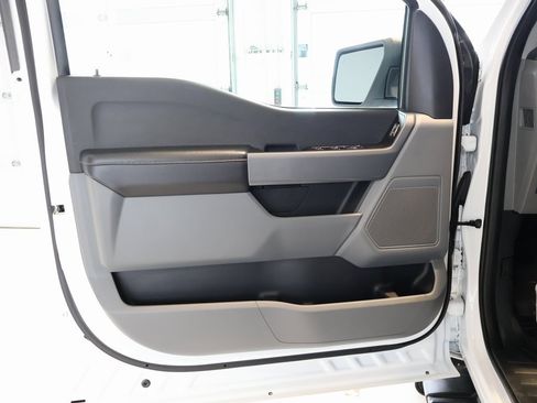 Used 2022 Ford F150 XLT image 11