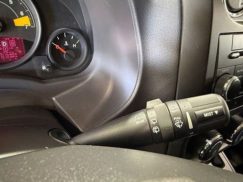Used 2010 Jeep Patriot Sport FWD image 30