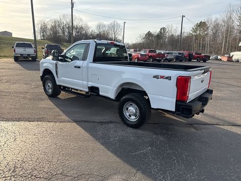 Used 2025 Ford F250 XL w/ XL Off-Road Package image 5