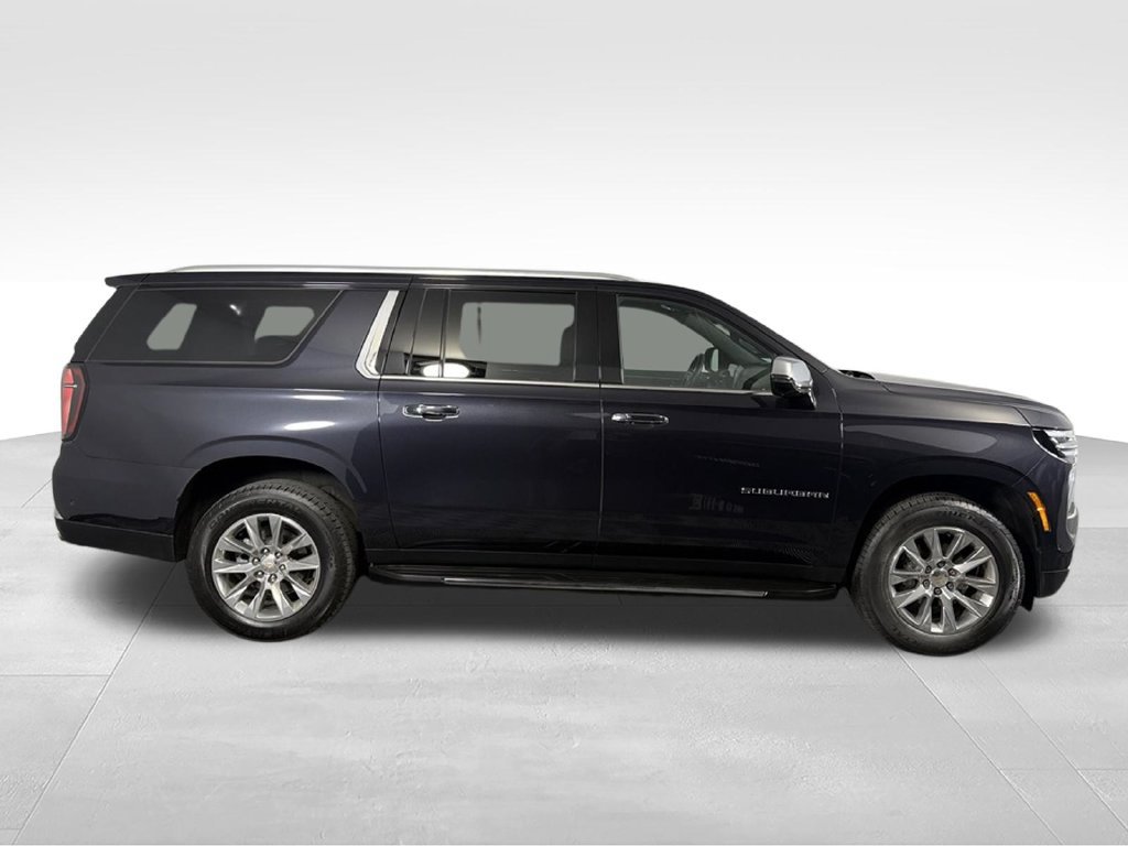 Used 2026 Chevrolet Suburban Premier AWD/4WD image 6