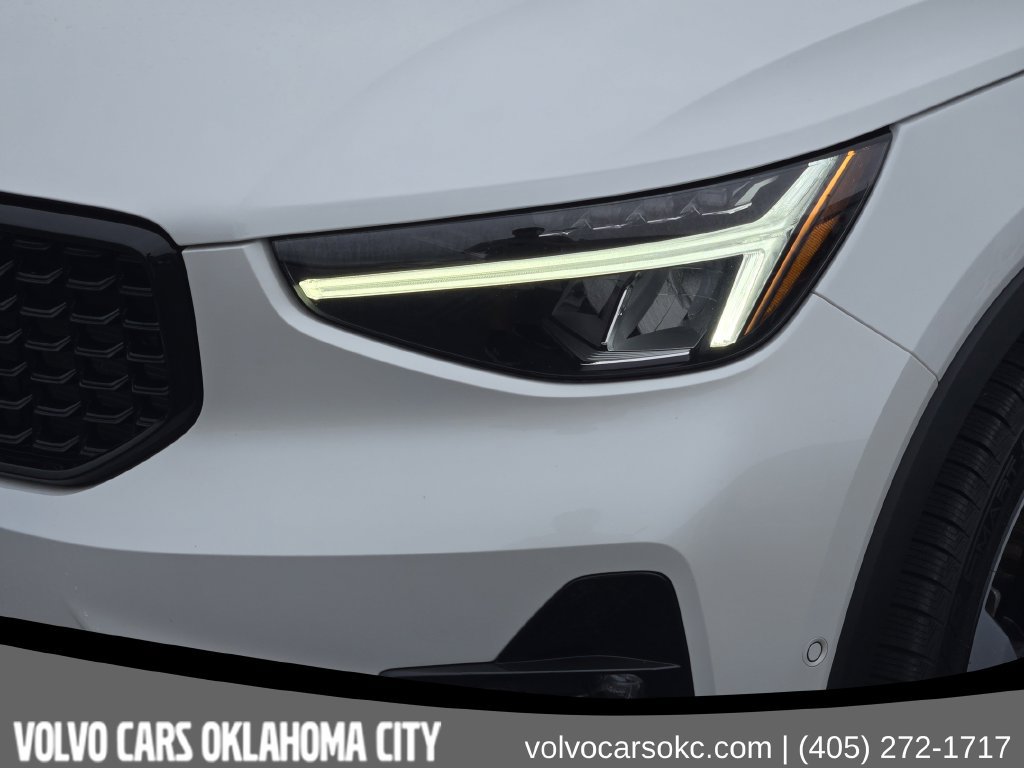 Certified 2023 Volvo XC40 B5 Plus w/ Protection Package Premier AWD/4WD image 10