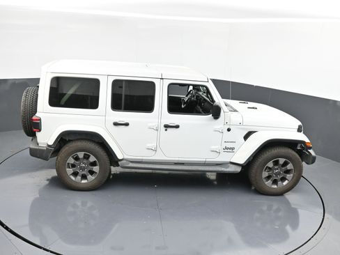 Used 2019 Jeep Wrangler Unlimited Sahara image 37