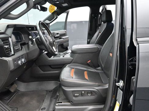 Used 2024 GMC Sierra 2500 AT4 w/ AT4 Premium Plus Package AWD/4WD image 13