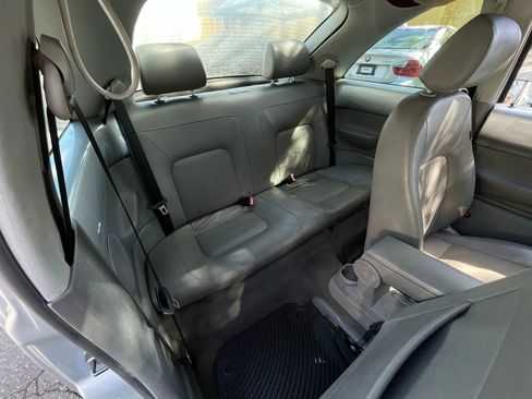 Used 2008 Volkswagen Beetle S image 20