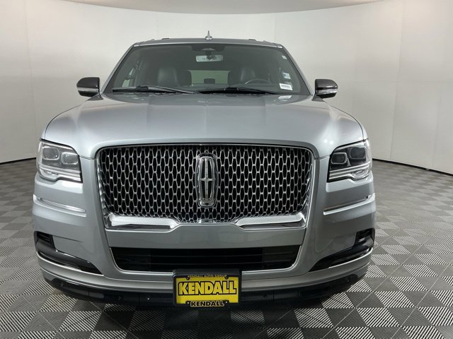 Used 2023 Lincoln Navigator L Reserve w/ Equipment Group 201A AWD/4WD image 2