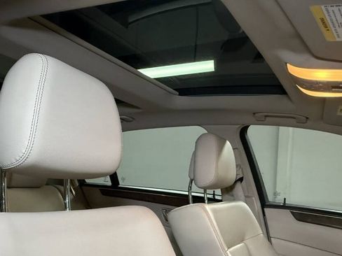 Used 2014 Mercedes-Benz E 350 4MATIC Sedan image 9