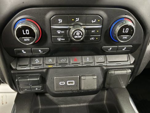 Used 2020 Chevrolet Silverado 1500 RST AWD/4WD image 16