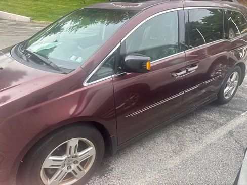 Used 2012 Honda Odyssey Touring Elite image 2