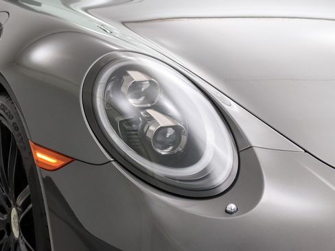 Used 2017 Porsche 911 Carrera image 17