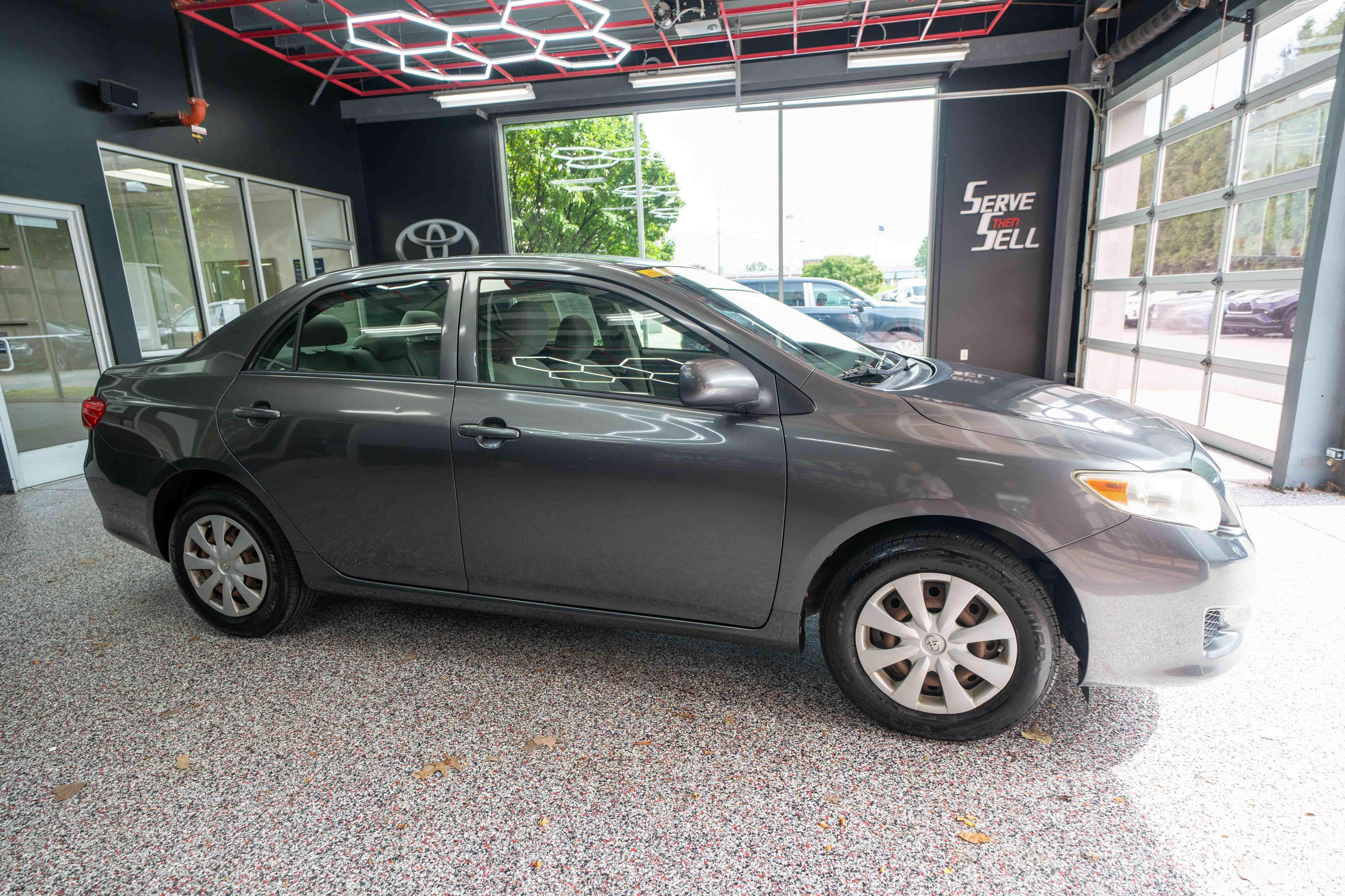 Used 2010 Toyota Corolla LE FWD image 5