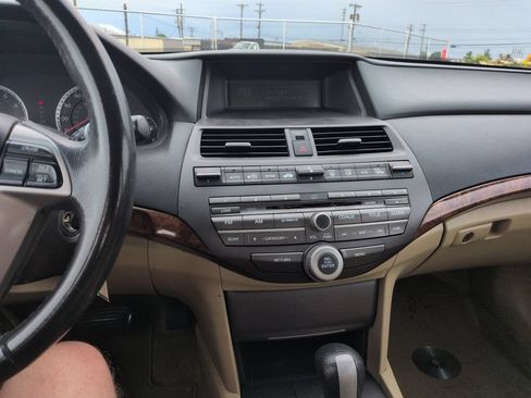 Used 2011 Honda Accord EX-L image 18