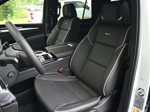 Used 2026 Cadillac Escalade Sport w/ LPO, ONYX Package AWD/4WD image 14