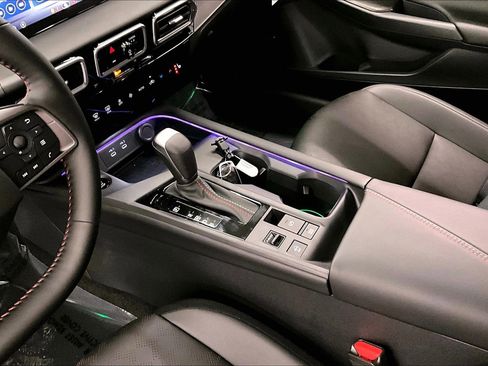 New 2026 Nissan Sentra SR w/ SR Premium Package FWD image 9