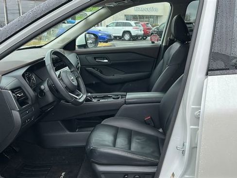 Certified 2023 Nissan Rogue SL w/ SL Premium Package image 9