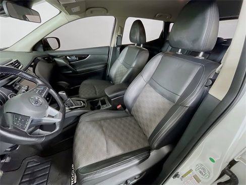 Used 2022 Nissan Rogue Sport SV w/ Technology Package image 21