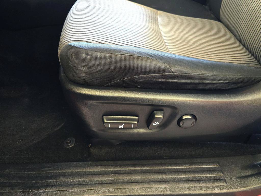 Used 2015 Toyota 4Runner SR5 AWD/4WD image 26