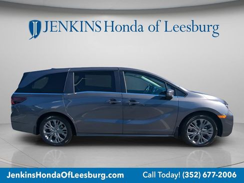 New 2026 Honda Odyssey Touring image 3