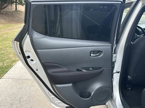 Used 2021 Nissan Leaf SV w/ SV Technology Package image 45