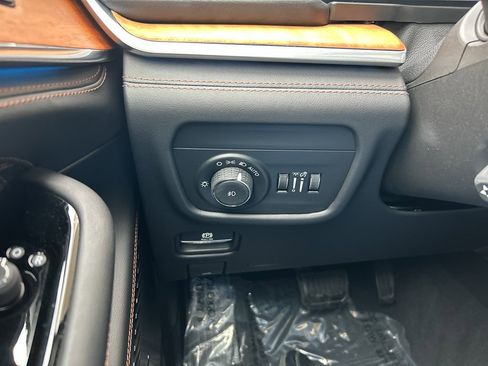Used 2023 Jeep Grand Cherokee L Summit AWD/4WD image 29
