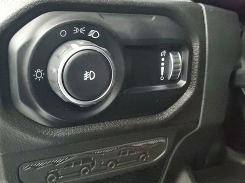 Used 2025 Jeep Wrangler Sport image 21