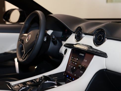 New 2025 Karma Revero Luxury image 18