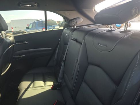Used 2024 Cadillac XT4 Premium Luxury image 4