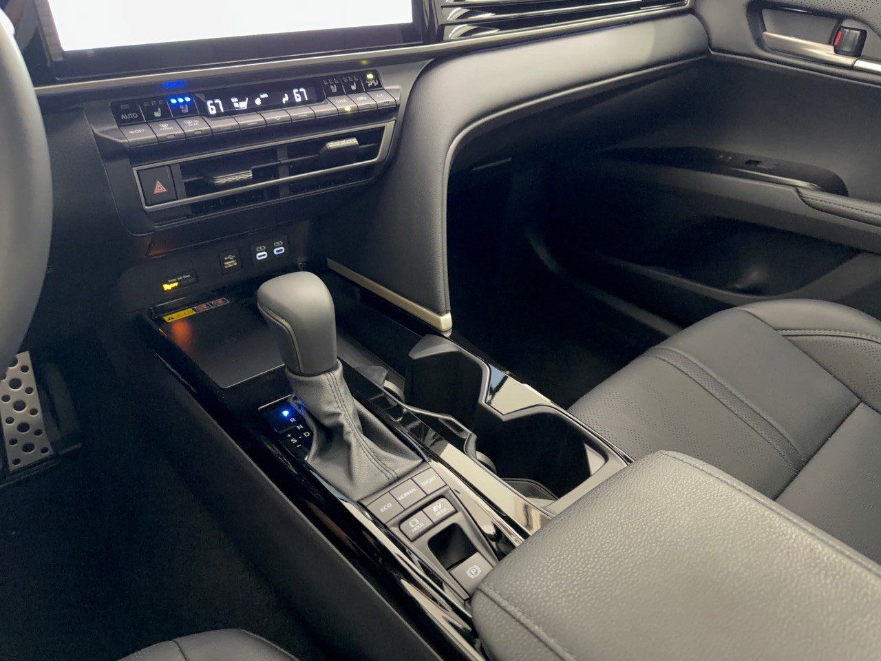 Used 2026 Toyota Camry XSE w/ Premium Package FWD image 21