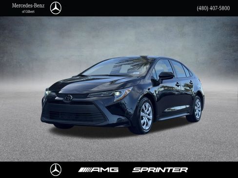 Used 2024 Toyota Corolla LE FWD image 1