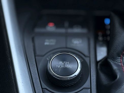 Used 2023 Toyota RAV4 SE image 31