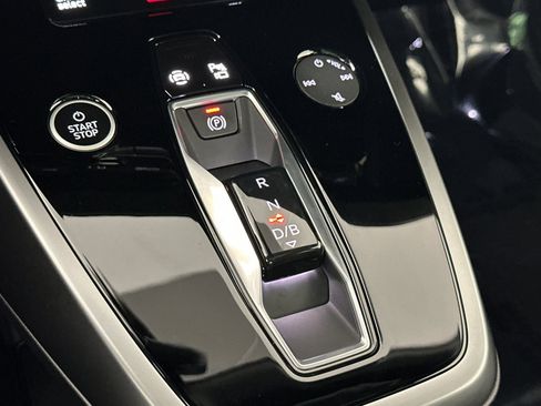 Used 2024 Audi Q4 e-tron Premium Plus image 21