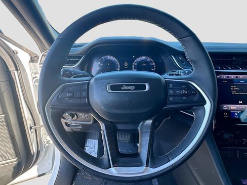 Used 2024 Jeep Grand Cherokee L Limited w/ Luxury Tech Group II AWD/4WD image 11