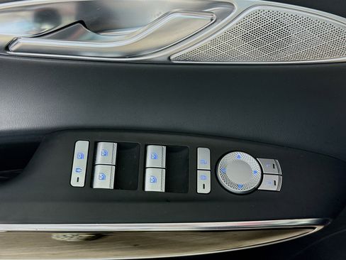 Used 2025 Genesis GV70 2.5T image 21