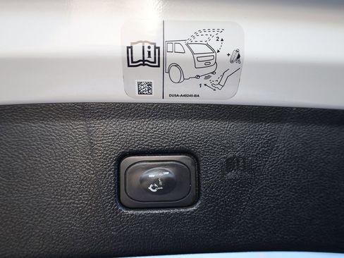 Used 2020 Ford Edge SEL w/ Convenience Package FWD image 13
