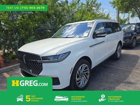 Used 2025 Lincoln Navigator Reserve AWD/4WD image 1