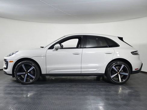 Certified 2023 Porsche Macan AWD/4WD image 2
