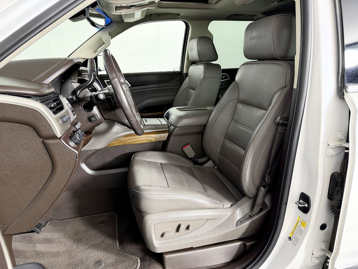 Used 2019 GMC Yukon Denali w/ Denali Ultimate Package AWD/4WD image 36