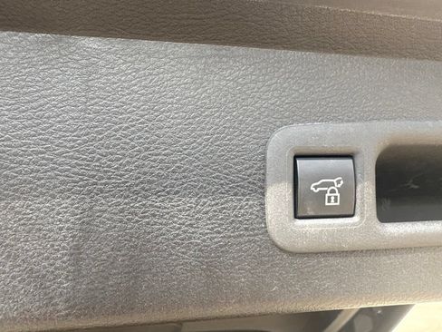 Used 2026 Toyota Sienna XLE FWD image 29