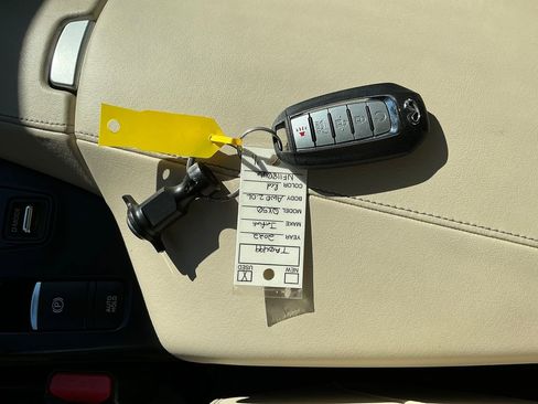 Used 2022 INFINITI QX50 Sensory w/ Cargo Package image 34