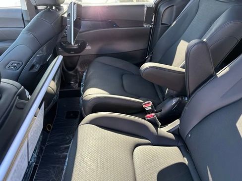 New 2026 Kia Carnival SX Prestige image 16